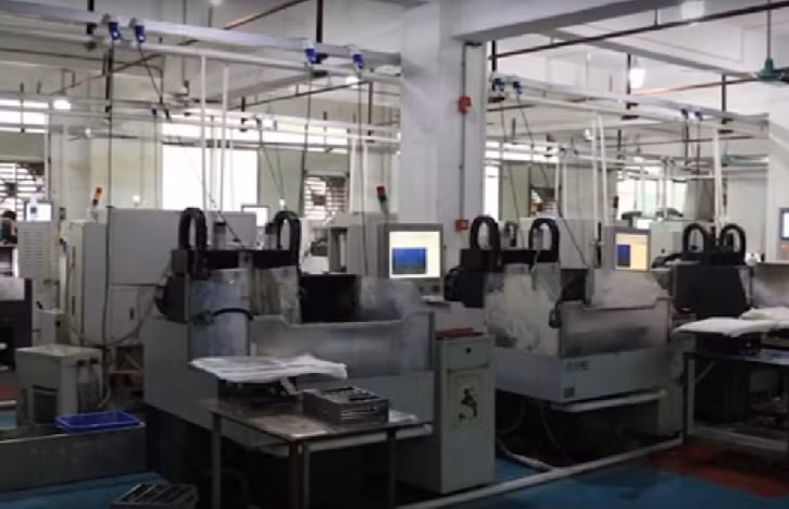 Dây chuyền sản xuất với số lượng khổng lồ.