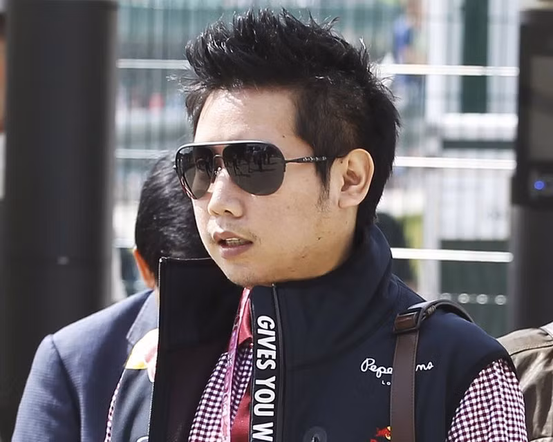Chưa đầy 3 tháng sau khi gây tai nạn, Vorayuth Yoovidhaya công khai xuất hiện trước công chúng trong giải đua xe Red Bull Singha Race of Champions lần đầu tiên được tổ chức tại thủ đô Bangkok, Thái Lan. Ảnh: Cyprusdaily.