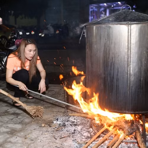 Sau các chuyến từ thiện liên tục trong thời gian qua, nữ ca sĩ sẽ dành toàn bộ thời gian cho gia đình, bạn bè tại quê nhà. Cô sẽ trở lại với các dự án âm nhạc và lịch biểu diễn từ ngày 19.2 tại TP. Hồ Chí Minh.