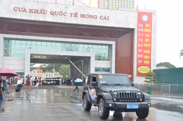 Yeu cau doi voi xe o to tu lai qua cua khau Mong Cai