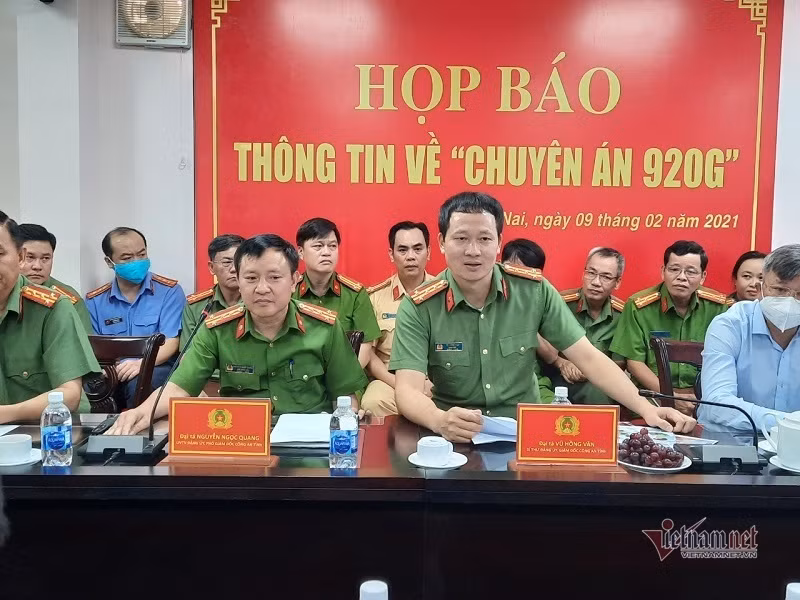 Từ tháng 3/1995 đến 12/2009, ông là Cán bộ Cục Cảnh sát Bảo vệ và Hỗ trợ tư pháp, Tổng cục Cảnh sát, Bộ Công an. Từ tháng 1/2010 đến 8/2010, là cán bộ Phòng Tổ chức cán bộ, Bộ Tư lệnh Cảnh sát cơ động, Bộ Công an.