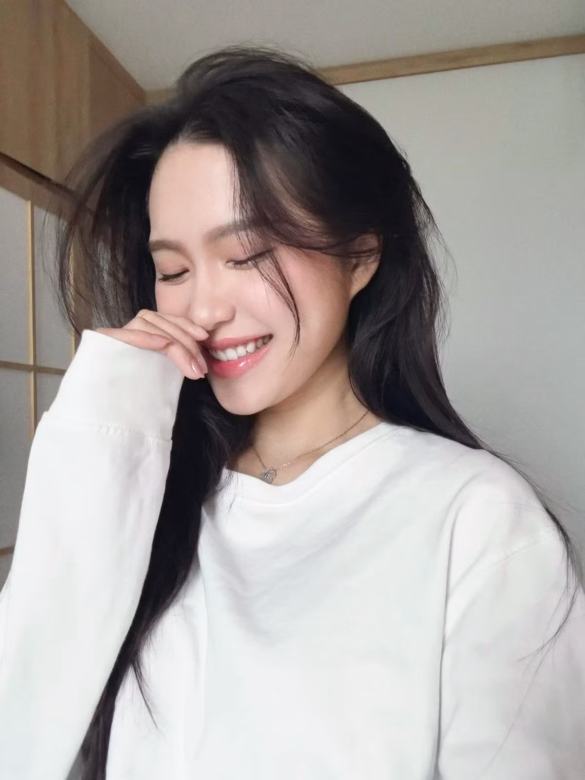 Dù đã trải qua sinh nở, thế nhưng Doãn Hải My vẫn sở hữu nhan sắc xinh đẹp không khác gì thời son rỗi cùng thân hình vạn người mê.