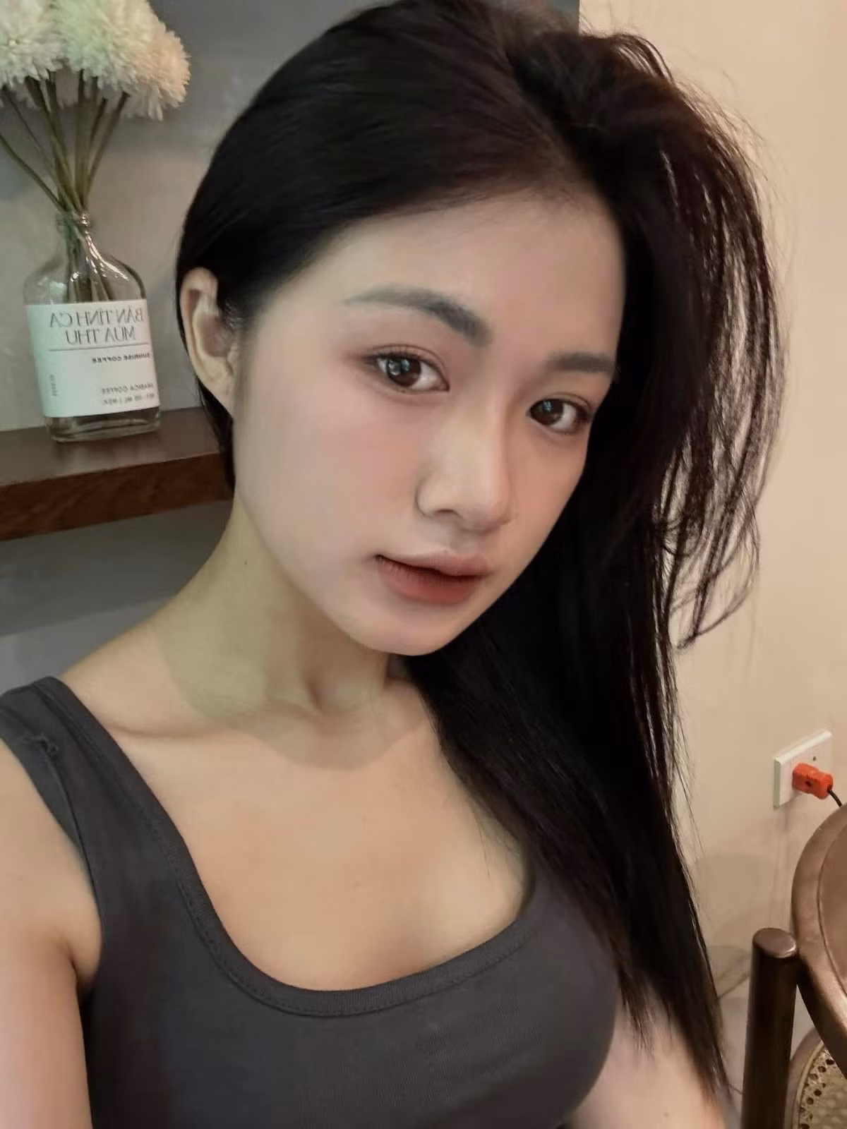 Ngoài chạy bộ, Thu Hiền dành thời gian cho các môn thể thao khác như cầu lông, đạp xe.