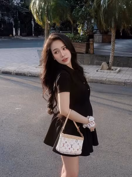 Joyce Phạm tên thật là Phạm Trần Nguyễn Minh Anh, sinh năm 1999. Năm 2019, Joyce Phạm bất ngờ thông báo lên xe hoa với Tâm Nguyễn sau 5 năm hẹn hò.