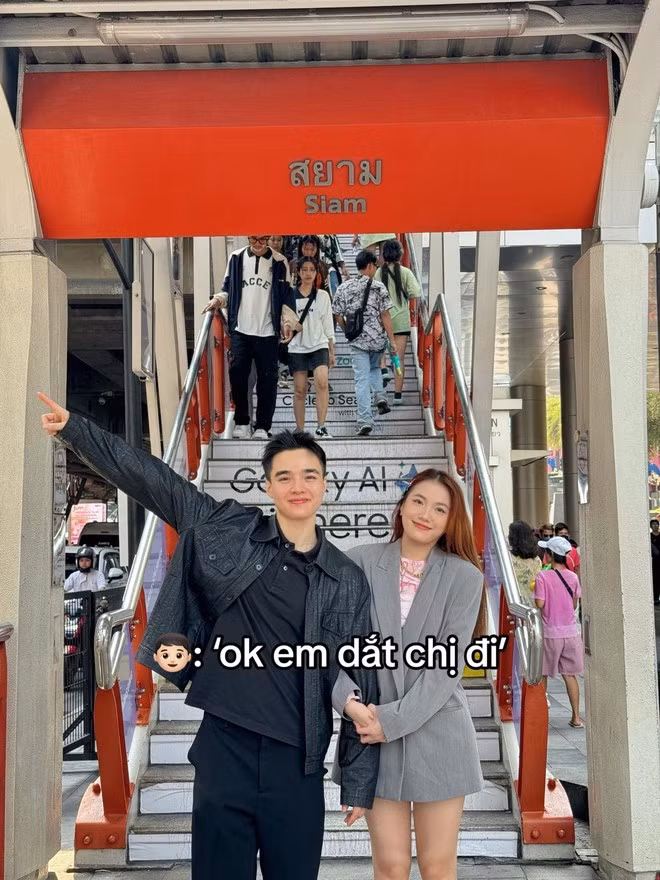 Thời gian gần đây, Emma đang vướng vào lùm xùm tình cảm với nam streamer ViruSs. Cô nàng không ngại xuất hiện trong livestream của Ngọc Kem để thẳng thắn chia sẻ về những gì mình đã trải qua trong mối quan hệ với ViruSs.