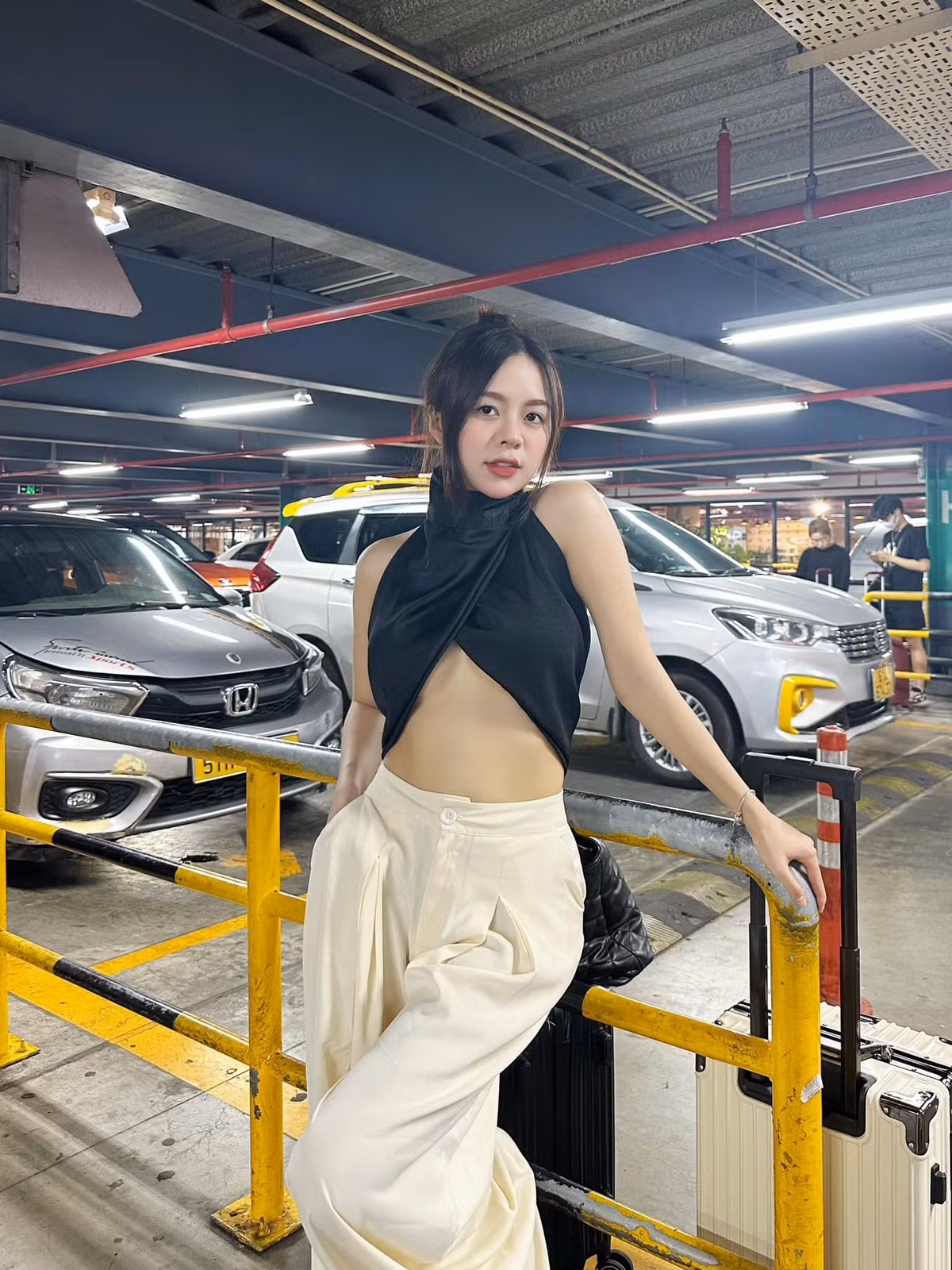 Người đẹp quê Đắk Lắk cũng từng đạt giải quán quân trong show đắt khách “Giọng Ải Giọng Ai”.