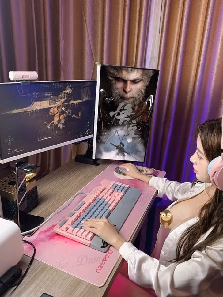 Dang hinh anh trai nghiem game, hot girl dat goc quay nhay cam