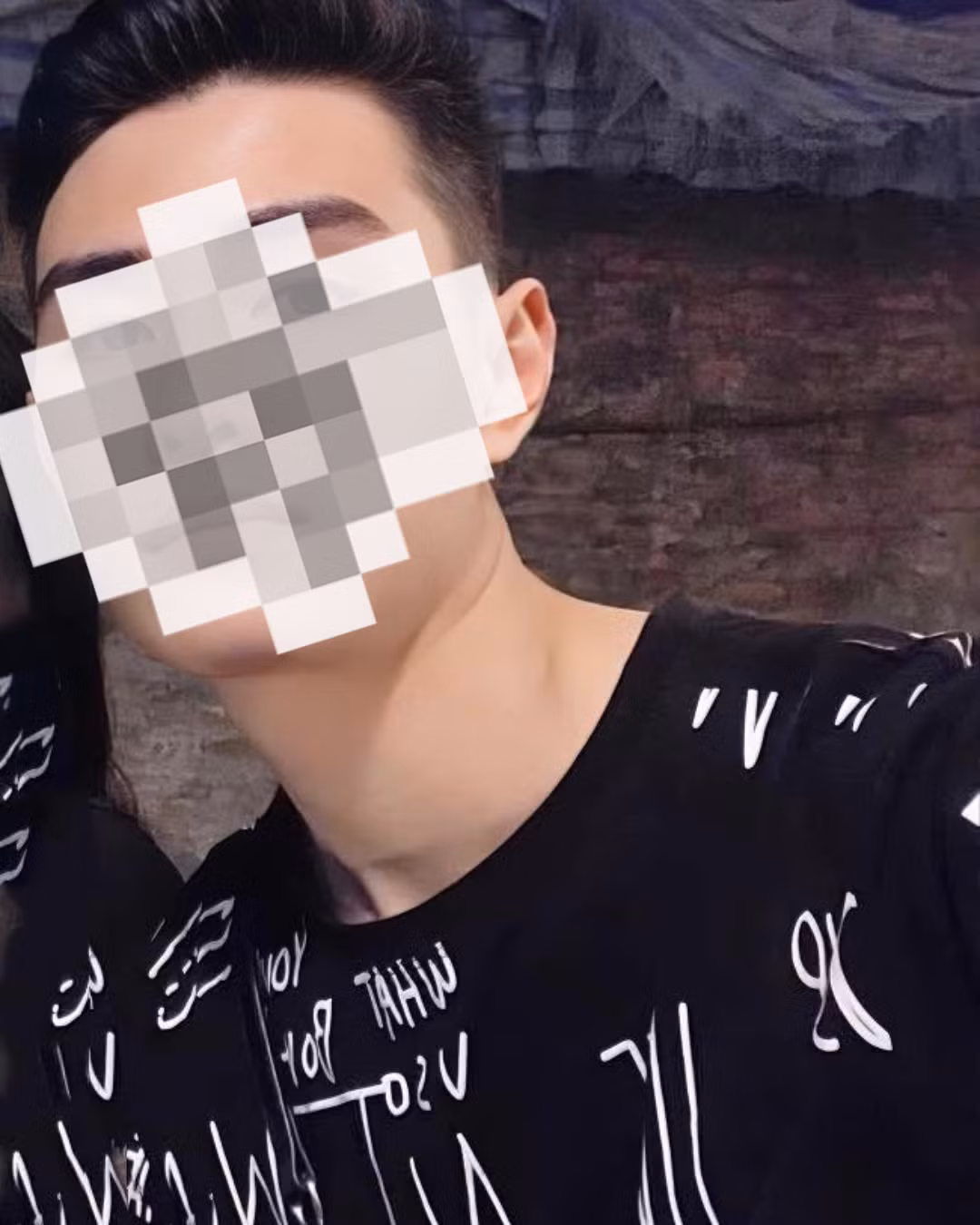 Nhiều người đã bình luận: "Nhìn mặt không đến nỗi nào mà lại đi ngoại tình", “Những thứ có được dễ dàng thì thường không được trân trọng”, “Thôi tốt nhất chị em cứ chọn chồng giàu và chung thủy mà lấy, chứ đã nghèo còn lăng nhăng chỉ có khổ thôi”.