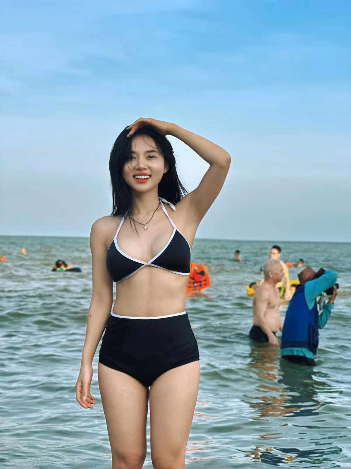 Từ một giọng ca chuyên cover trên mạng xã hội, Ngô Lan Hương dần được công nhận với vai trò ca sĩ.