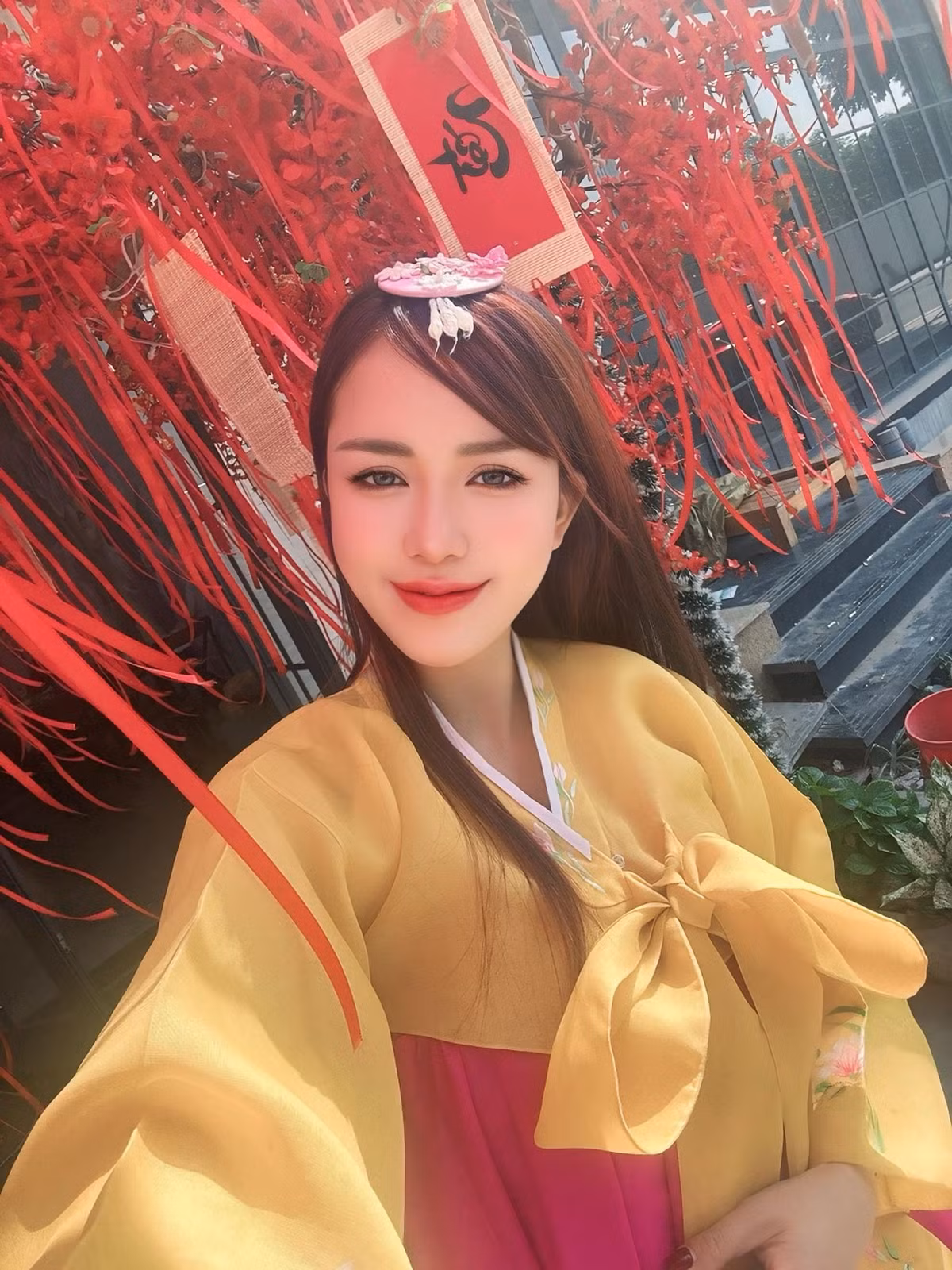 Nhiều netizen phải công nhận rằng, so với thời kỳ hoàng kim, nhan sắc của Mai Thỏ thậm chí còn mặn mà và quyến rũ hơn.