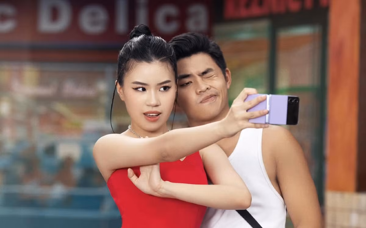Thời điểm hẹn hò, Pháo và Tez không ngần ngại thể hiện tình cảm trên mạng xã hội, liên tục đăng ảnh tình tứ và dành cho nhau những lời ngọt ngào. Cho đến giữa năm 2023, Tez và Pháo để lộ nhiều dấu hiệu cho thấy cả hai đã dừng lại. Tháng 7/2023, Pháo xác nhận độc thân. Đến tháng 9/2023, trên sân khấu Chung kết Rap Việt, Tez thẳng thắn tâm sự lí do chia tay là con đường của cả hai không còn giống nhau, nhưng giờ đây 2 rapper vẫn là những người bạn.