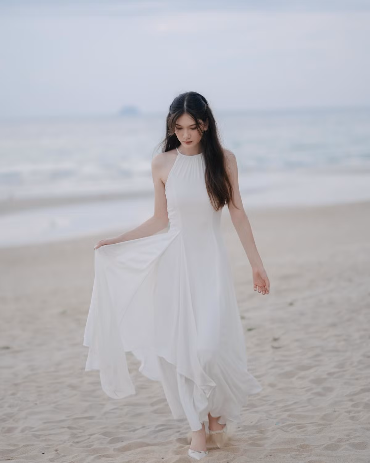 Đặng Thanh Giang là cái tên không còn xa lạ với người hâm mộ bóng đá Việt Nam. Cô nàng sinh ra và lớn lên tại Nga. Sau khi anh cả Đặng Văn Lâm đạt được thành công trong sự nghiệp bóng đá tại Việt Nam, Thanh Giang theo bố mẹ về Việt Nam sống cùng anh trai.