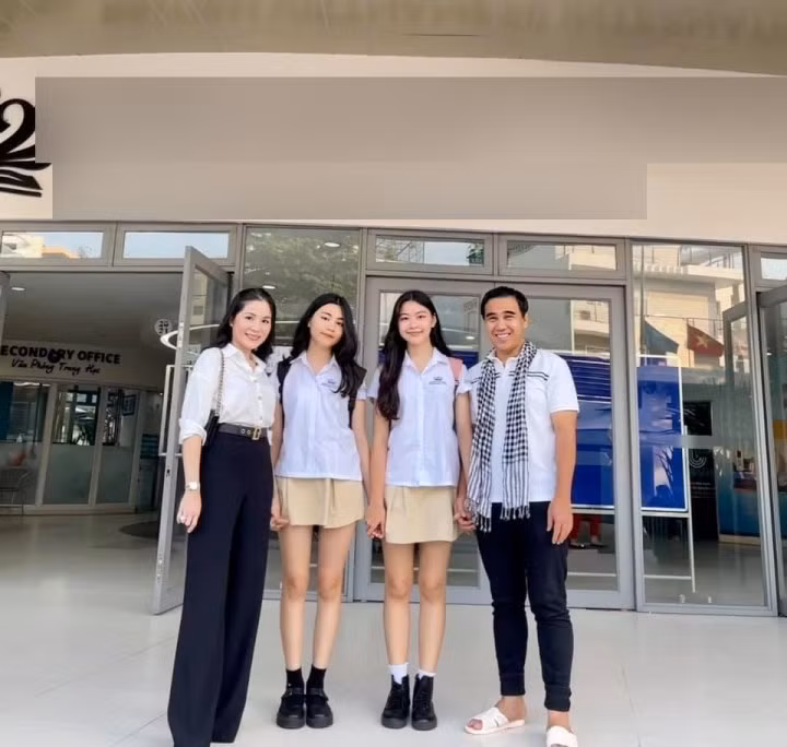 Cô nàng cũng đã được bố mẹ đưa đến một số sự kiện.