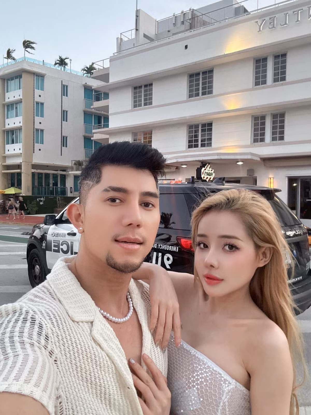 Lương Bằng Quang thường tháp tùng Ngân 98 trong các sự kiện, cả ở trong nước lẫn nước ngoài.