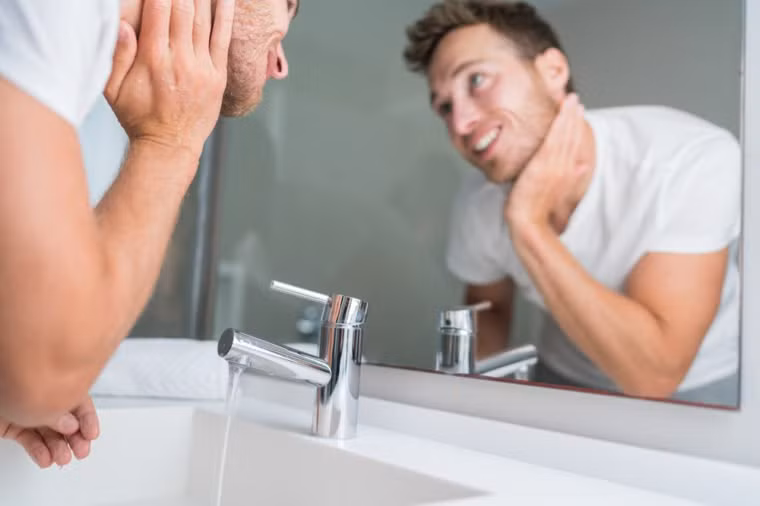Sử dụng đều đặn và thường xuyên: Bạn nên bảo vệ và chăm sóc da của mình thường xuyên với các sản phẩm phù hợp với da để có hiệu quả tốt nhất.