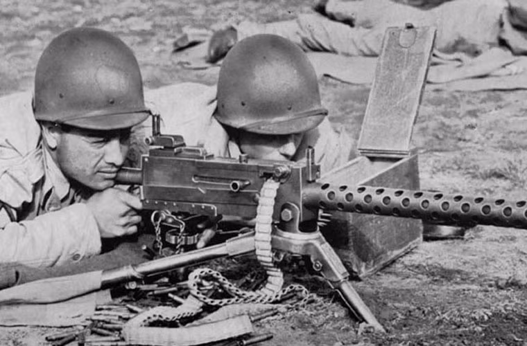 Được thiết kế từ năm 1918, chính thức sản xuất từ năm 1921, tới nay đã có 3 triệu khẩu M2 Browning đưa vào trang bị cho hàng chục quốc gia trên thế giới. Được sử dụng lần đầu và rất rộng rãi trong Chiến tranh Thế giới thứ 2, M2 Browning tham gia hầu hết các cuộc chiến tranh lớn nhỏ trong suốt thế kỷ 20-21.