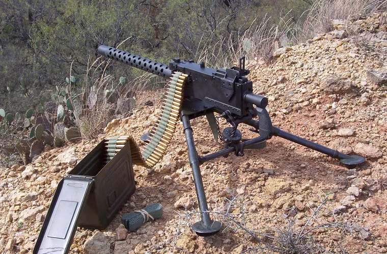 M2 Browning là khẩu súng máy hạng nặng huyền thoại của nước Mỹ và trên thế giới, nó được sáng chế từ những năm 1920 của thế kỷ trước và vẫn còn được sử dụng rộng rãi cho tới tận ngày nay.