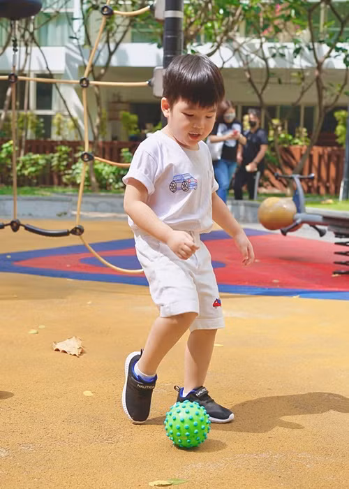Bé Tuấn Khang là trái ngọt của Lê Khánh và Tuấn Khải sau 4 năm cặp đôi “chị em” kết hôn.