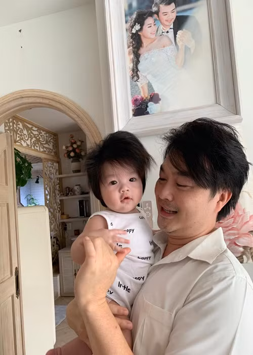 Bé Tuấn Kha được nhận xét là bảo sao nhí của Tuấn Khải.