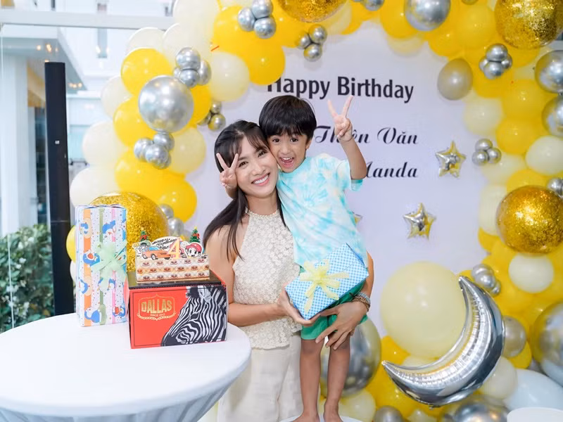 Thời gian qua, Nguyệt Ánh không nhắc đến chồng cũng như chia sẻ hình ảnh liên quan đến chồng. Trên trang cá nhân, nữ diễn viên chỉ đăng tải hình ảnh con trai chung. Ảnh: FBNV