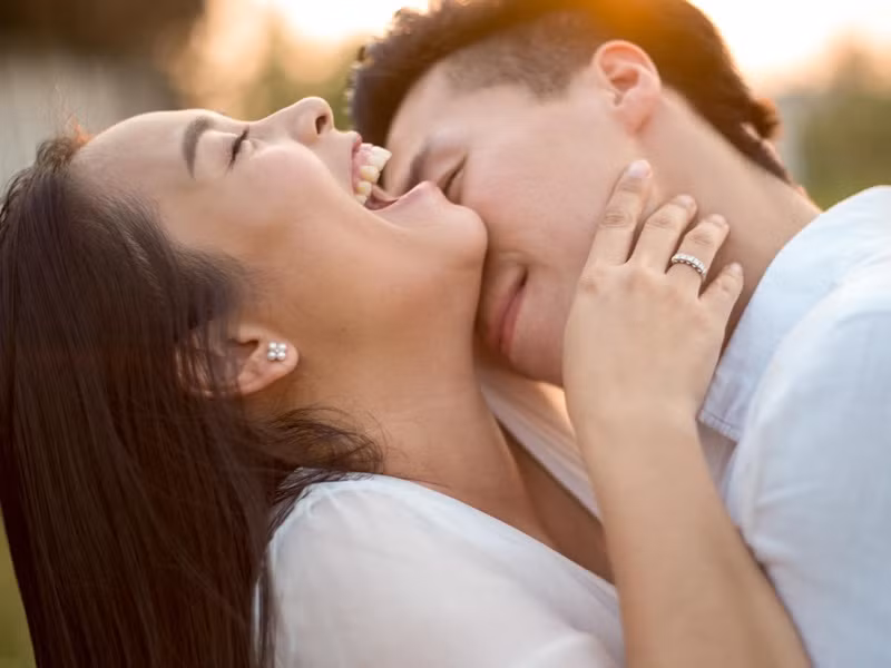 Ngọc Mai nói rằng, cô ban đầu không nghĩ xa xôi vì Quốc Nghiệp đẹp trai, xung quanh có nhiều cô gái theo đuổi. Nữ ca sĩ thầm nghĩ lấy chồng đẹp trai thì suốt ngày phải đi giữ mệt lắm cũng như chắc gì anh đã yêu mình.