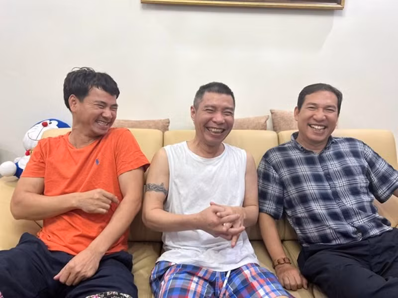 Sau thời gian dưỡng bệnh, sức khỏe của NSND Công Lý dần ổn định. Ảnh: FBNV
