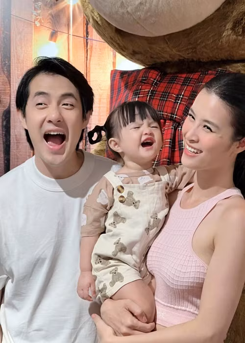 Bé Winnie có nhiều biểu cảm đáng yêu.
