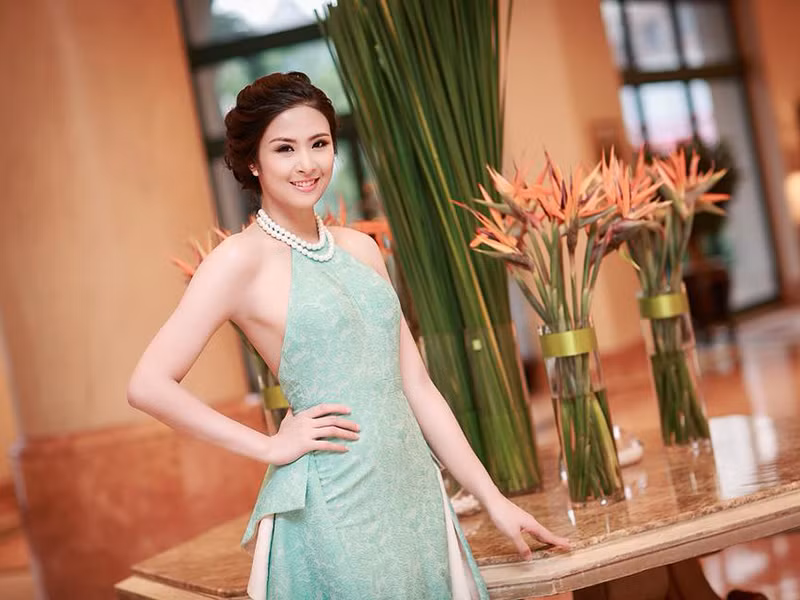 Ngọc Hân đăng quang Hoa hậu Việt Nam cách đây 12 năm.