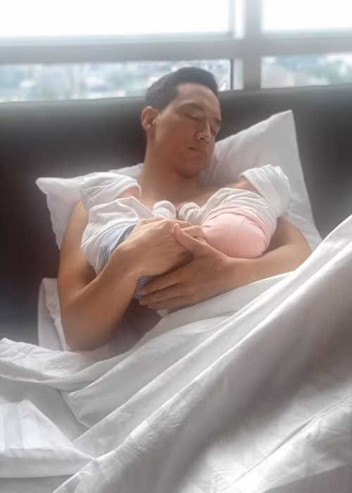 Kim Lý và Hồ Ngọc Hà có hai con chung là cặp song sinh Leon và Lisa.