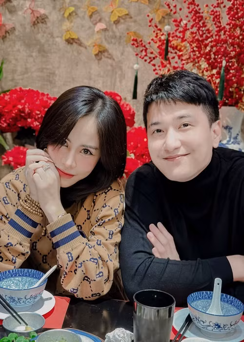 Tình cảm của Huỳnh Anh và Bạch Lan Phương ngày càng mặn nồng.
