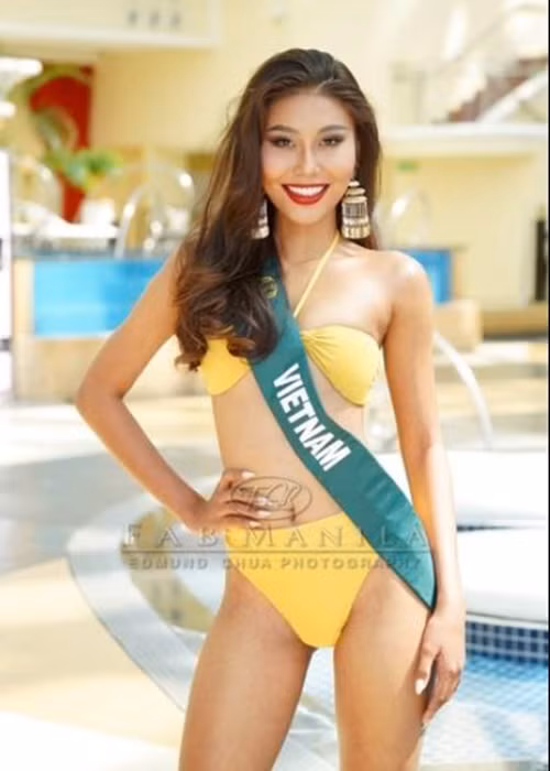 Thu Thao noi tieng Anh kem, bi BTC Miss Earth cat phan gioi thieu