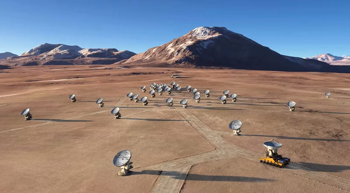 ALMA, mạng lưới quan sát vô tuyến mạnh mẽ tại Chile, đã ghi lại khoảnh khắc này, cho thấy một cảnh tượng chỉ cách Trái Đất khoảng 13 tỷ năm ánh sáng.