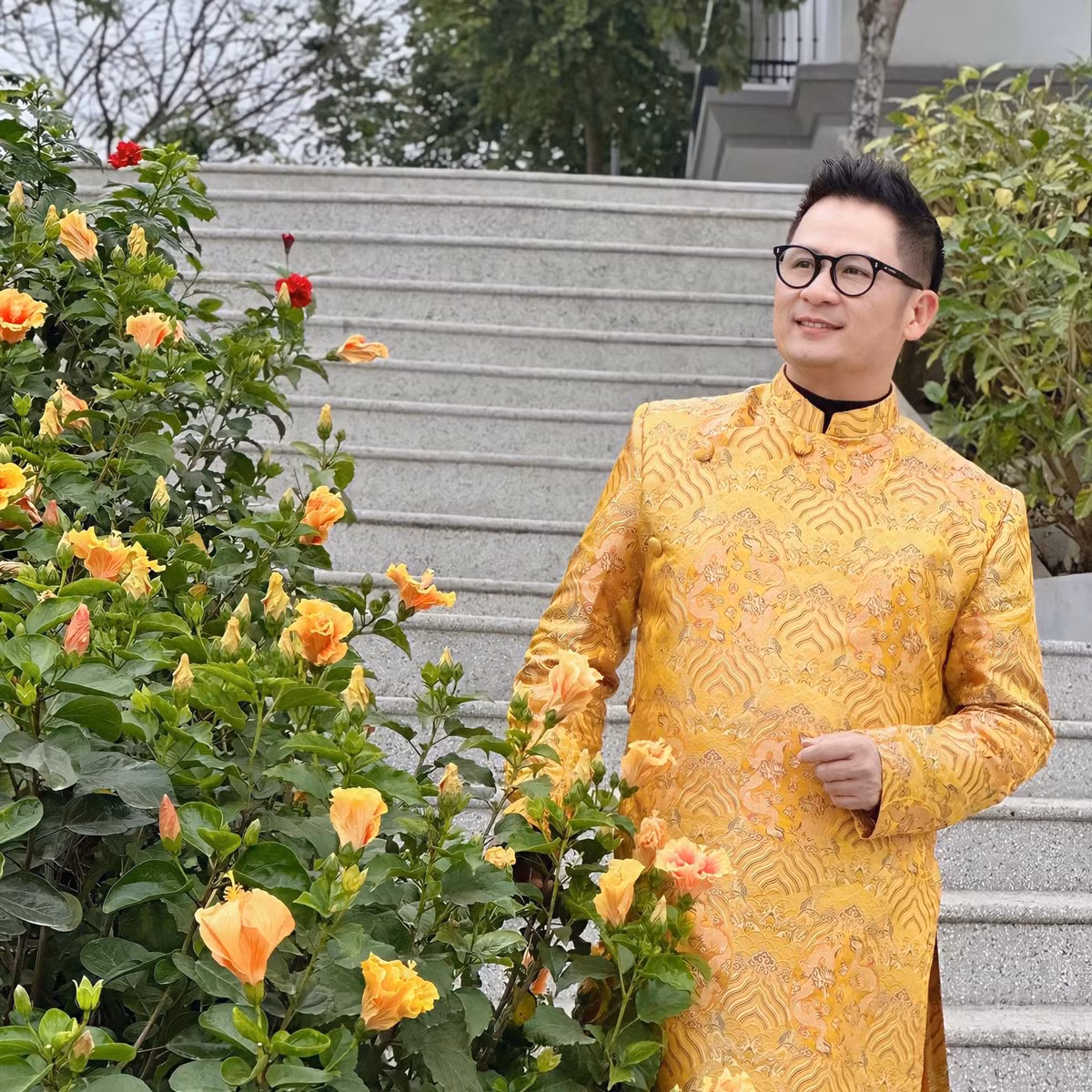 Ca si Bang Kieu tuoi 51: Cham con, nau com va it bi vo mang
