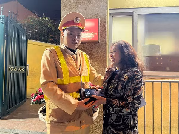 Đi chúc Tết, nhiều 'ma men' vi phạm nồng độ cồn vượt kịch khung - Hình 6 Di chuc Tet, nhieu 'ma men' vi pham nong do con vuot kich khung-Hinh-6
