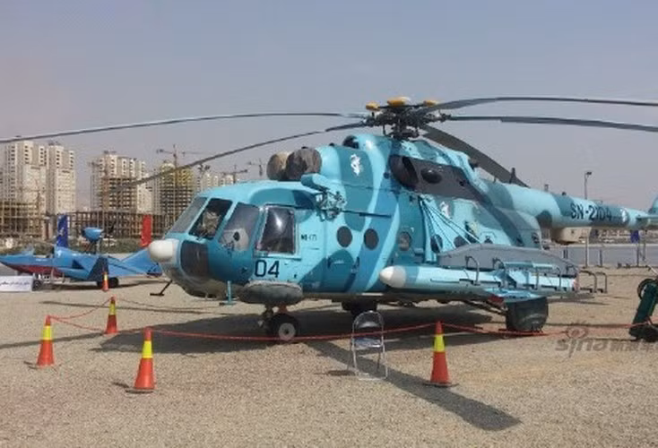 C-802 là tên lửa có tốc độ cận âm, trọng lượng 715 kg, trang bị đầu tự dẫn radar chủ động và đầu tác chiến nặng 165 kg.