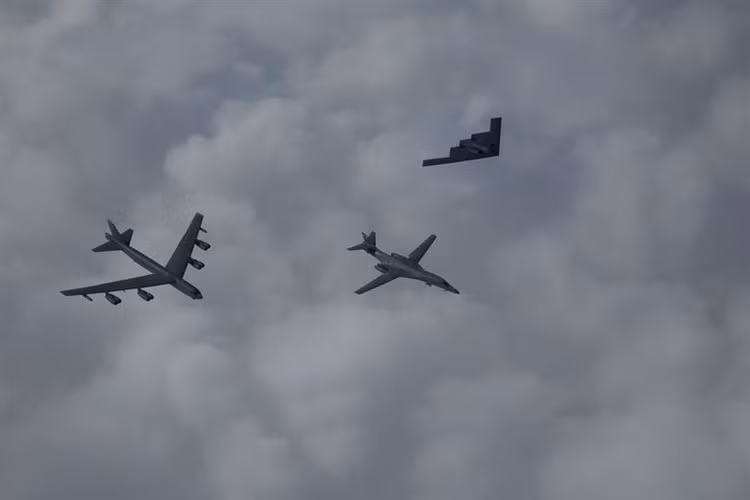 STRATCOM cho hay đợt triển khai này nhằm "thể hiện khả năng sẵn sàng chiến đấu và năng lực vươn khắp toàn cầu của lực lượng máy bay ném bom chiến lược tầm xa".