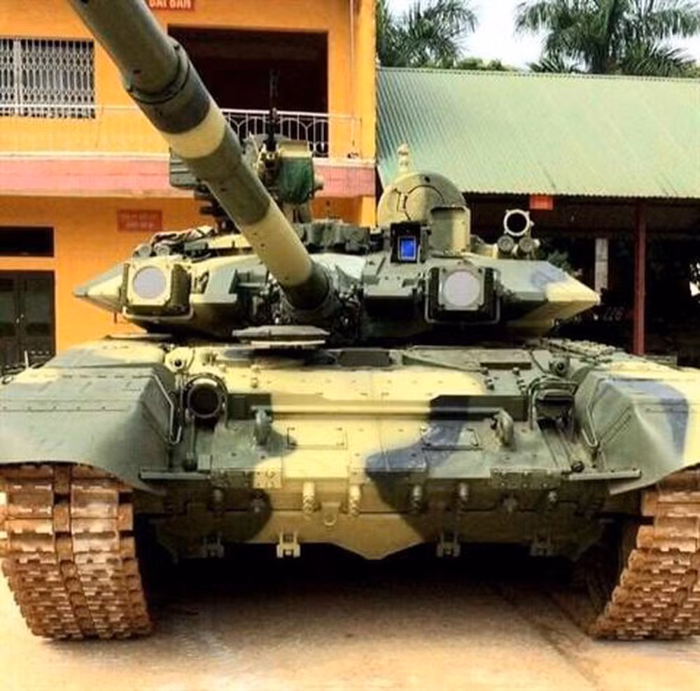 Hợp đồng mua 64 xe tăng loại này được Việt Nam ký kết với nhà máy Uralvagonzavod của liên bang Nga vào năm 2017 và phía bạn đã chuyển giao đủ số xe tăng này cho ta.