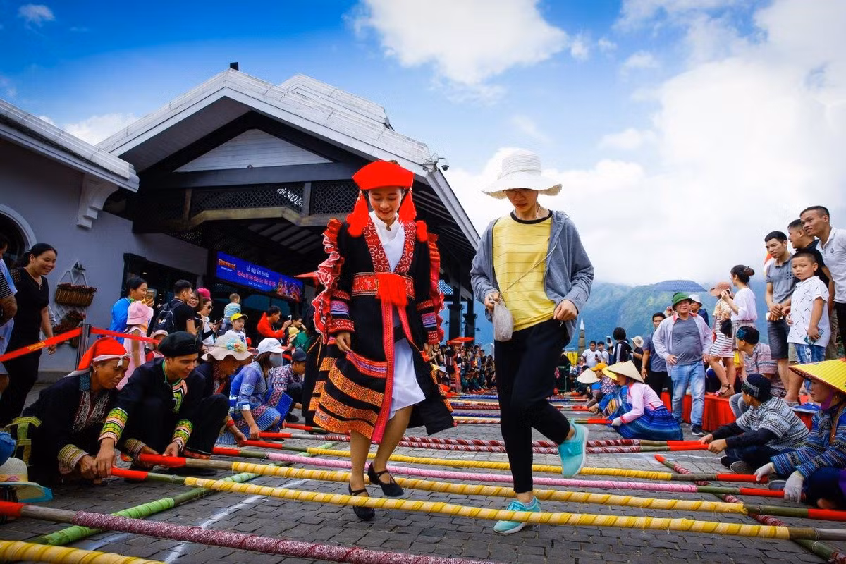 Ve cap treo giam nua, khong nen bo qua nhung trai nghiem tuyet dinh o Fansipan-Hinh-9