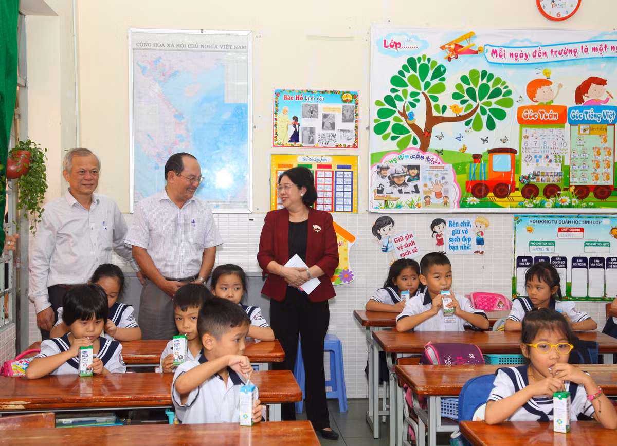 TP.HCM phoi hop nhip nhang trong cong tac trien khai sua hoc duong-Hinh-6