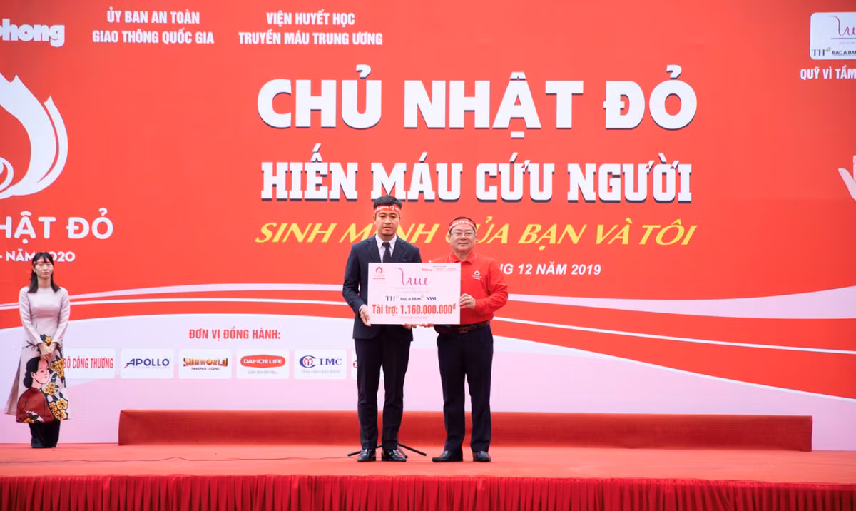 Dong hanh cung Chu nhat Do, BAC A BANK lan toa yeu thuong-Hinh-2