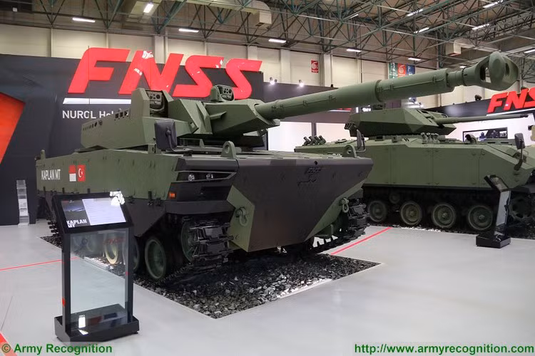 Xe tăng hạng trung tiên tiến MMWT (Modern Medium Weight Tank) là sản phẩm hợp tác giữa Indonesia với Thổ Nhĩ Kỳ, đối tượng tham gia bên phía Ankara là tập đoàn FNSS còn từ Jakarta là tập đoàn PT Pindad.