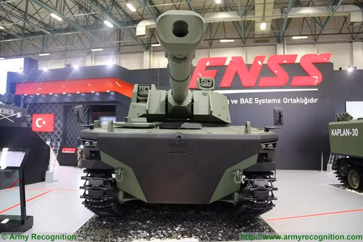 Tại triển lãm IDEF 2017 diễn ra vào ngày 9/5/2017, xe tăng MMWT đã chính thức xuất hiện trước công chúng, nó mang tháp pháo Cockerill CT-CV 105 mm do Indonesia sản xuất trong nước theo giấy phép.