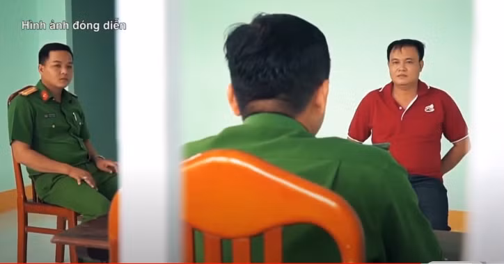 Tại cơ quan điều tra, lúc đầu Tám thừa nhận có “ăn vụng” nhưng không “hạ độc thủ” với Hoa. Trước những chứng cứ sắc bén mà cơ quan điều tra đã thu thập được, Tám hết đường chối cãi, đã cúi đầu nhận tội. Sau khi “tâm sự” trong nhà nghỉ một đêm, chị Hoa rủ Tám về Vũng Tàu chơi trong dịp Tến Nhâm Thìn.