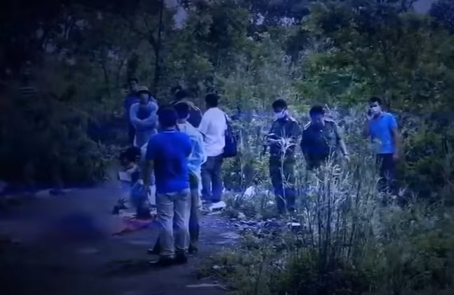 Sau khi nhận được tin báo, Công an xã Tô Múa và Công an huyện Vân Hồ đã nhanh chóng có mặt bảo vệ hiện trường và báo cáo sự việc lên Công an tỉnh Sơn La.
