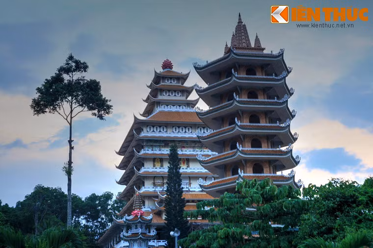 Khung cảnh tuyệt mỹ cùng những câu chuyện kỳ bí gắn với núi Cấm khiến địa danh này trở thành điểm đến không thể bỏ qua của du khách khi ghé thăm mảnh đất An Giang.