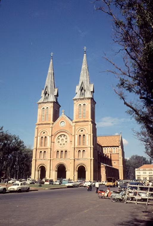 Nhà thờ Đức Bà, Sài Gòn năm 1969.
