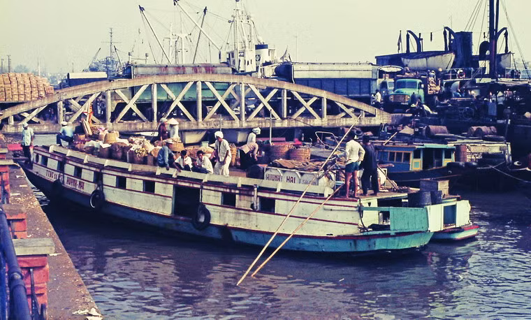 Trên bến Bạch Đằng.