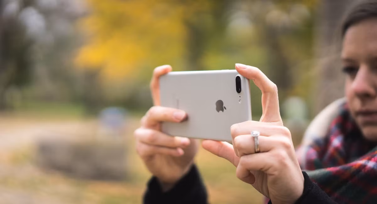 Vi sao nhieu dan du lich chuong iPhone hon may anh nho gon?-Hinh-11