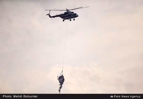 Đó có thể là một chiếc trực thăng họ Bell 204 hoặc 206 thuộc sở hữu của Công ty trực thăng Iran (PANHA). Nguồn ảnh: Fars