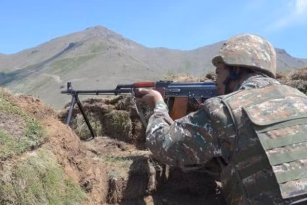 Được biết quân đội Artsakh (lực lượng vũ trang nước cộng hòa Nagorno-Karabakh tự xưng - NKR) đã từ chối thực hiện bất kỳ yêu cầu nào và tuyên bố sẽ tiếp tục ở lại vị trí của mình, điều này mang lại nguy cơ xung đột rất lớn.